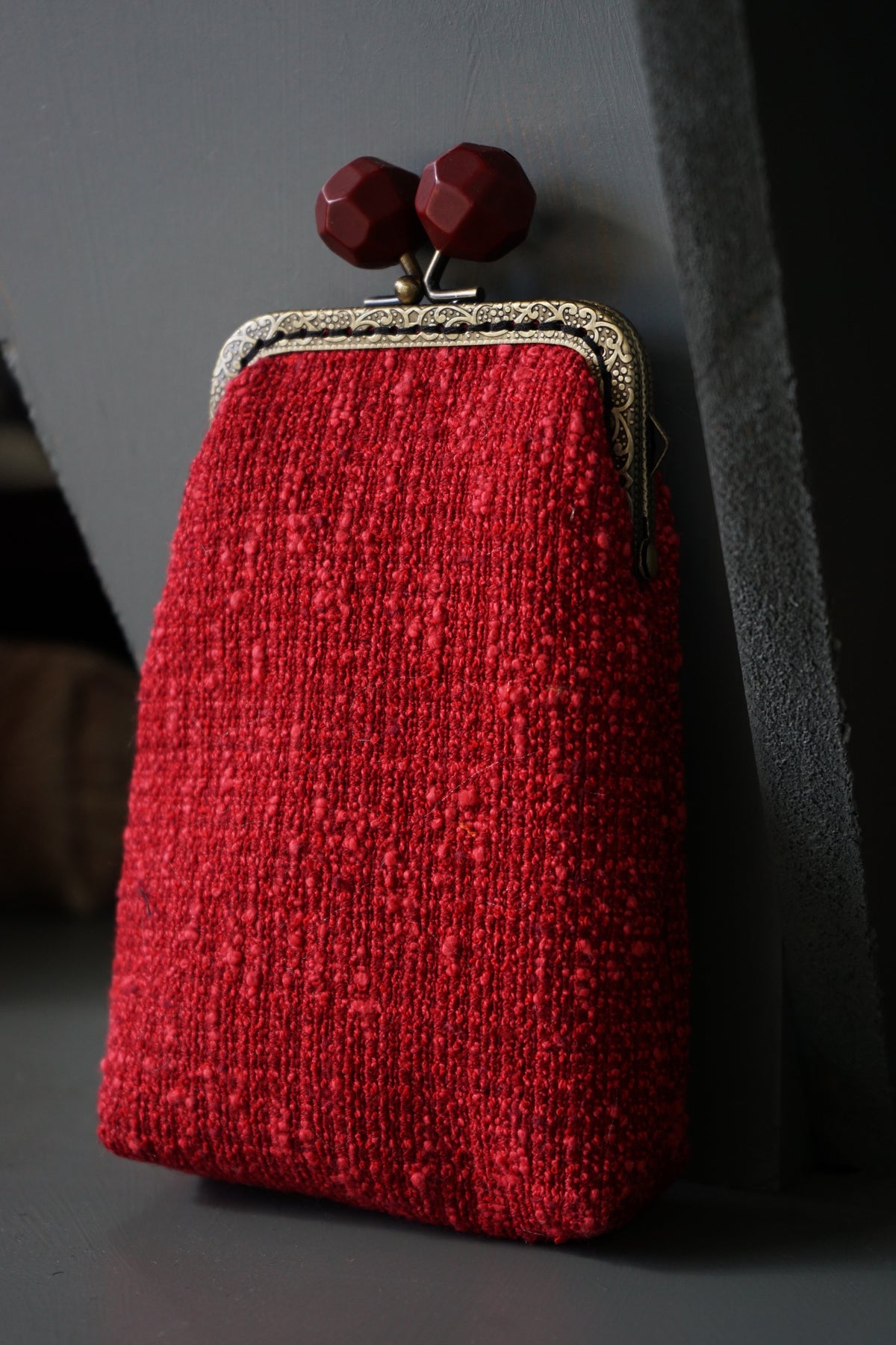 Ludovica bright red