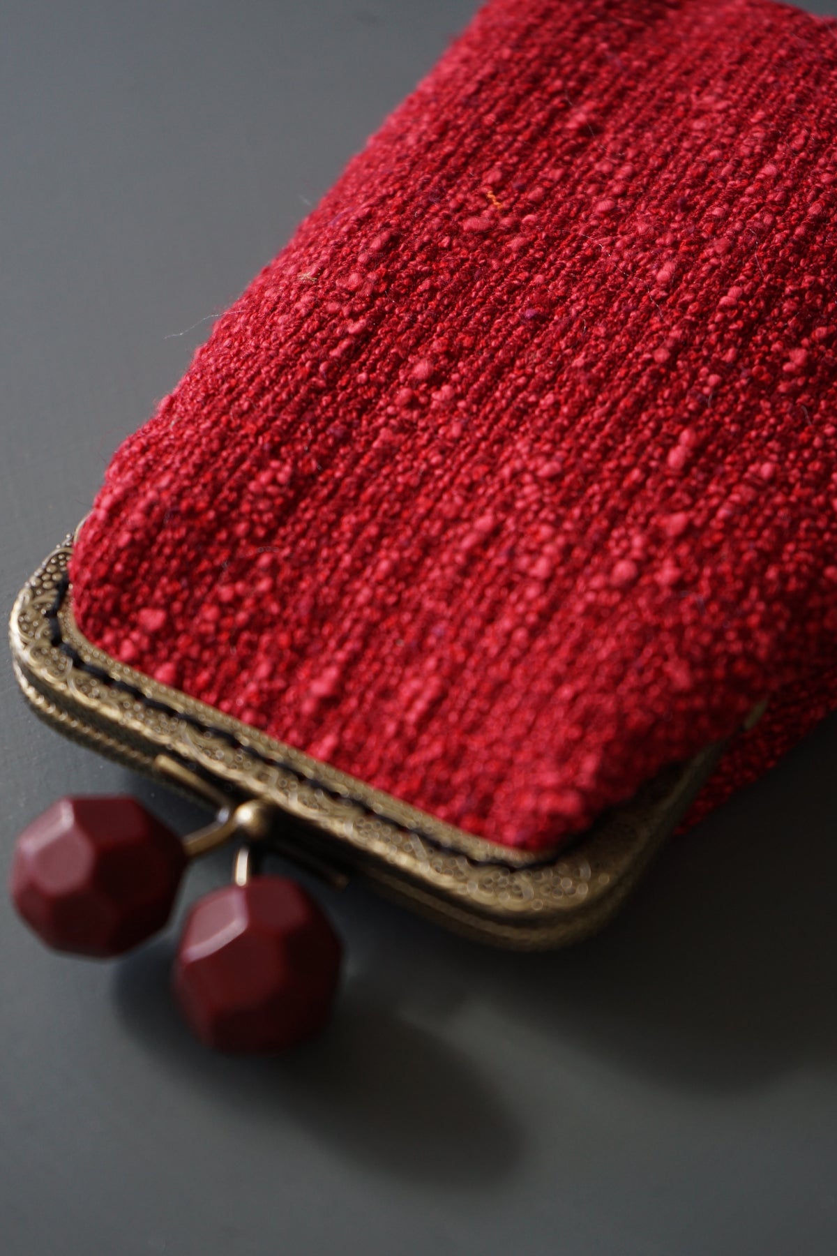 Ludovica bright red