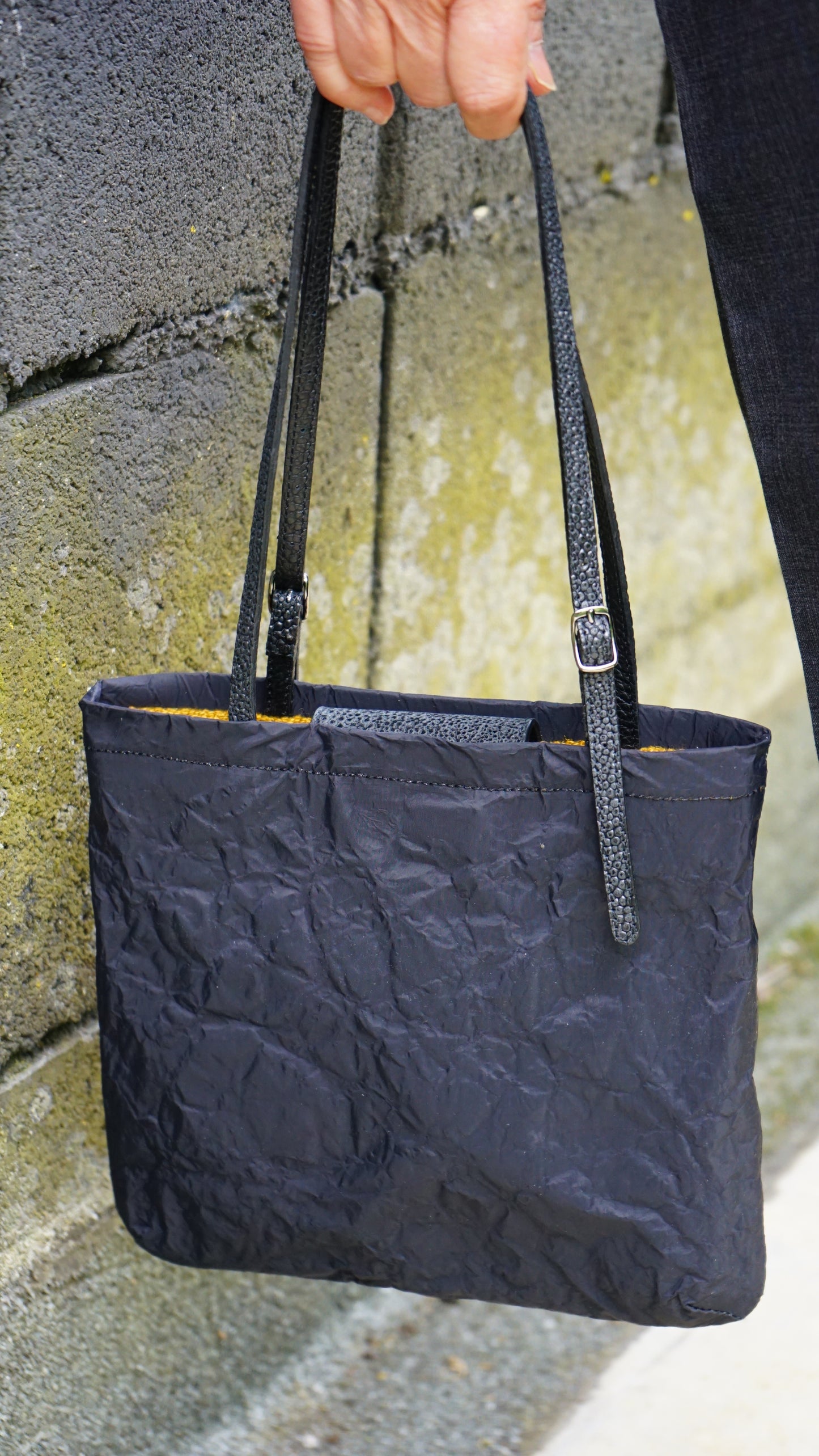 Virginia Creased Black